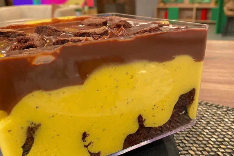 Escondidinho de brownie com mousse de maracujá