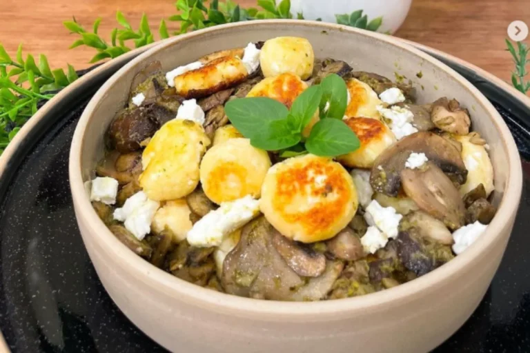 Nhoque de queijos sem glúten com cogumelos