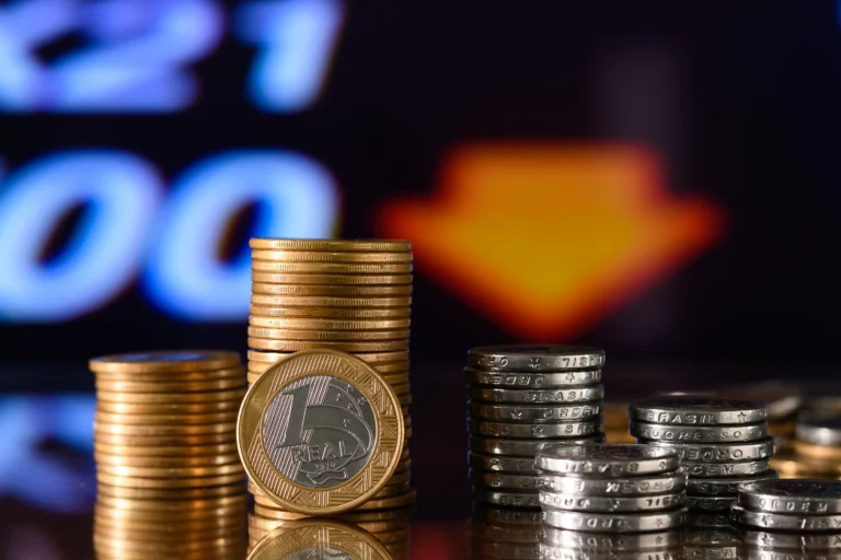 Governo zera chamada “taxa das blusinhas”