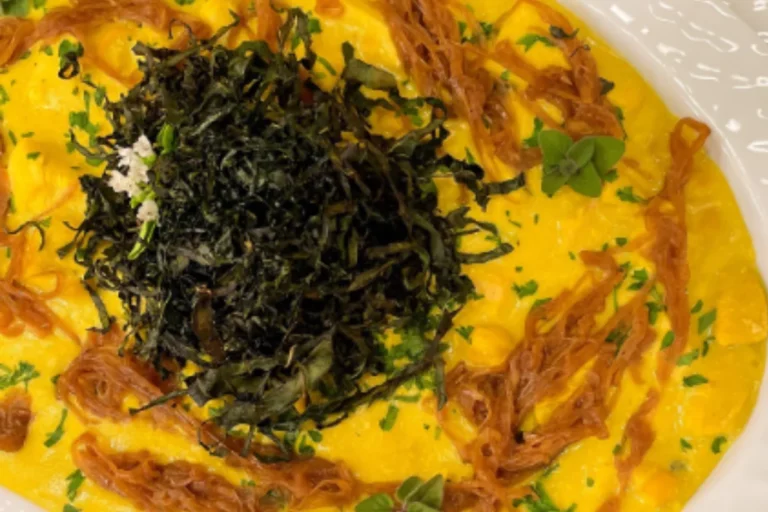 Frango ao creme de milho com cebolas caramelizadas