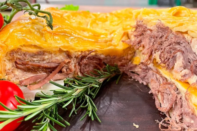 Deliciosa torta de maminha com queijo