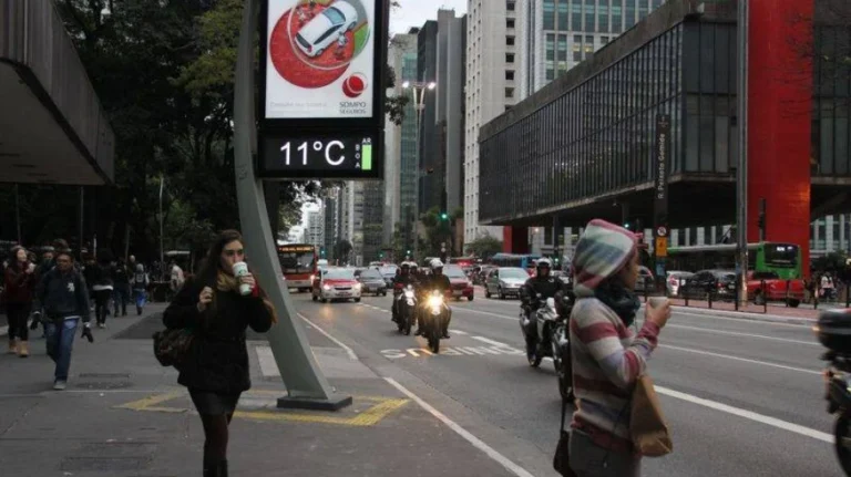 Imagem de capa representando o destaque: Defesa Civil alerta para frio intenso em São Paulo nos próximos dias