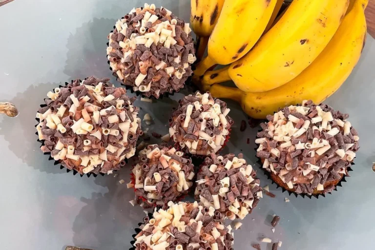 Muffin de banana com doce de leite