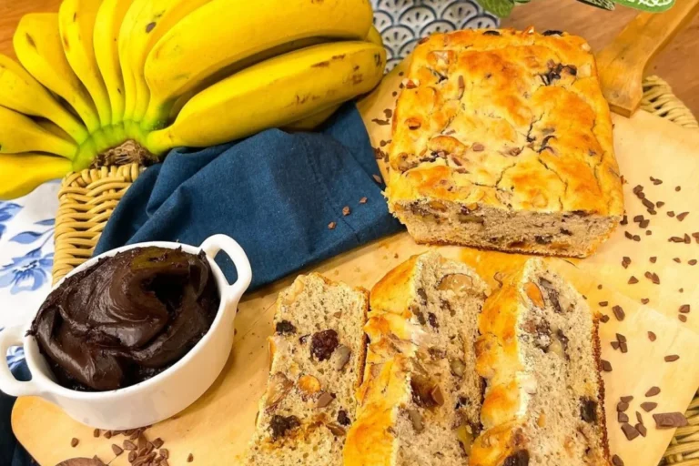 Pão de banana com creme de chocolate proteico