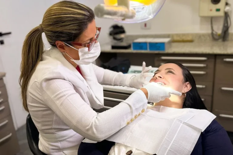 VB Transformando Vidas: Alinhadores Invisíveis nos dentes