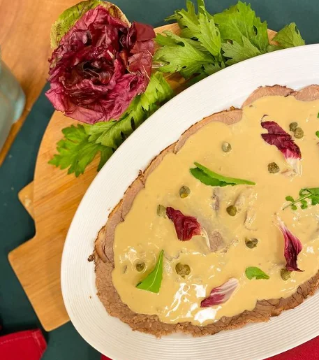 Vitello tonnato com molho de atum
