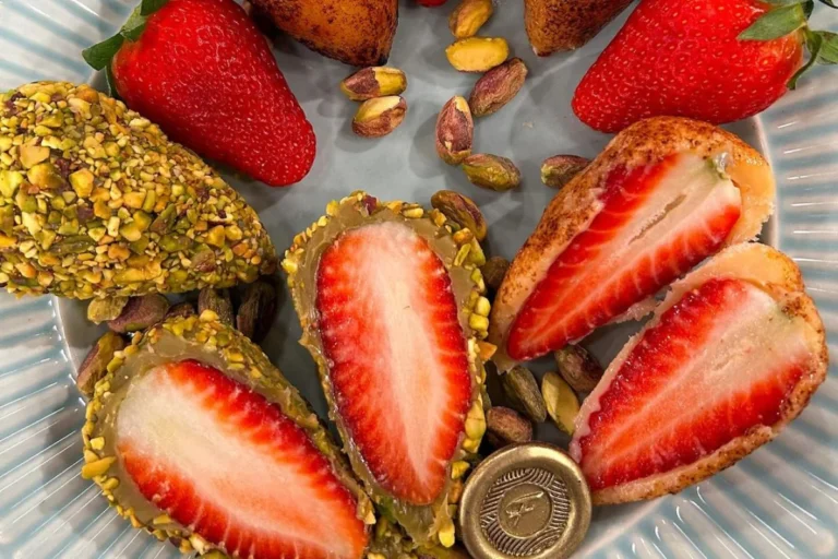 Coxinha de morango brulee