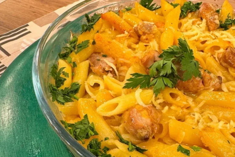 Rita Cadillac faz macarrão cremoso