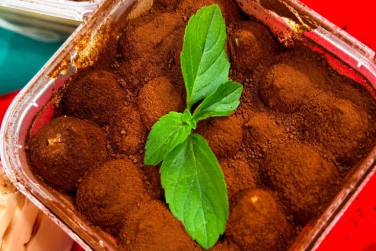 Tiramissu cremoso de doce de leite