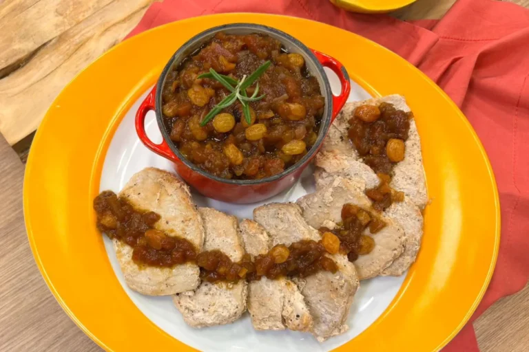 Bife de lombo suíno ao chutney de mamão
