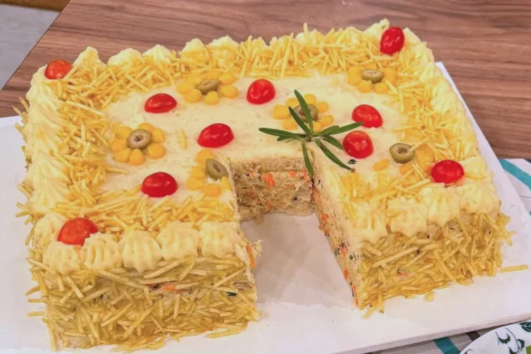 Prático e saboroso bolo salgado