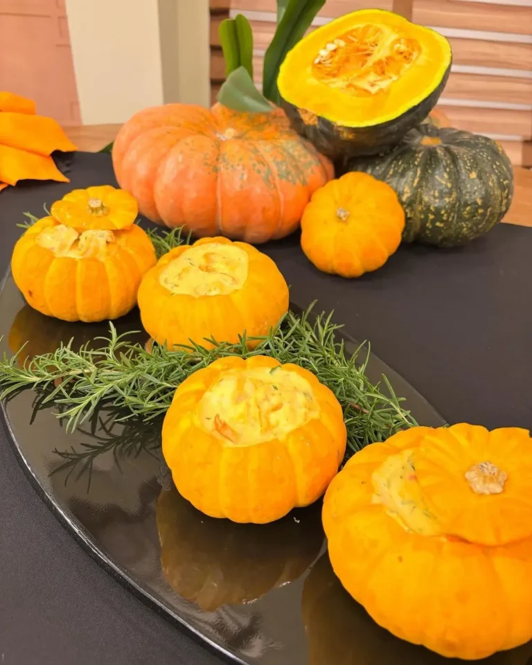 Delicioso camarão na mini moranga