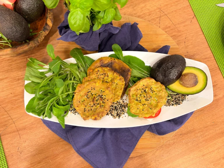 Sanduíche fit com pão de avocado