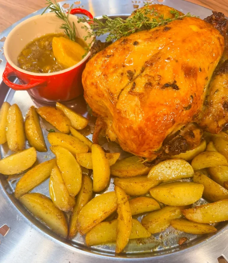 Frango assado ao molho de pêssegos