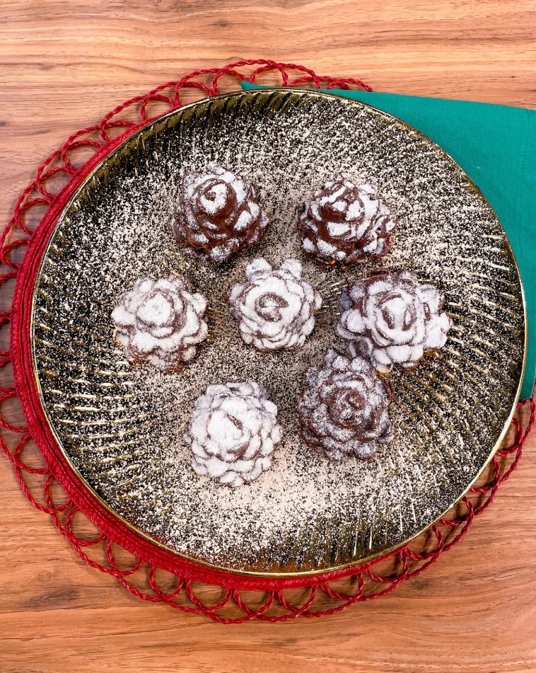 Saborosa e criativa pinha de chocolate