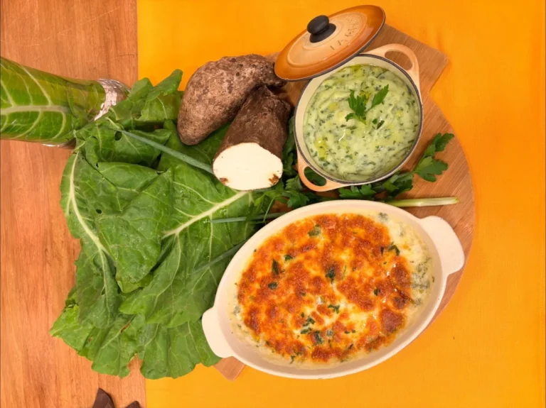 Peixe gratinado com cottage e muçarela e purê de couve