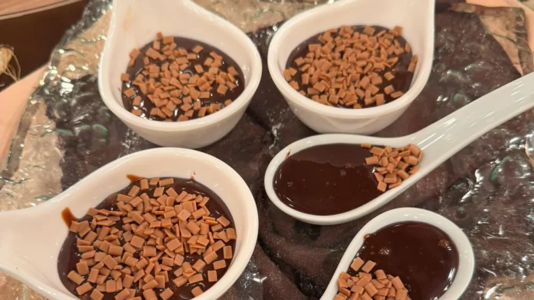 Brigadeiro de colher com a atriz Maria Clara Gueiros