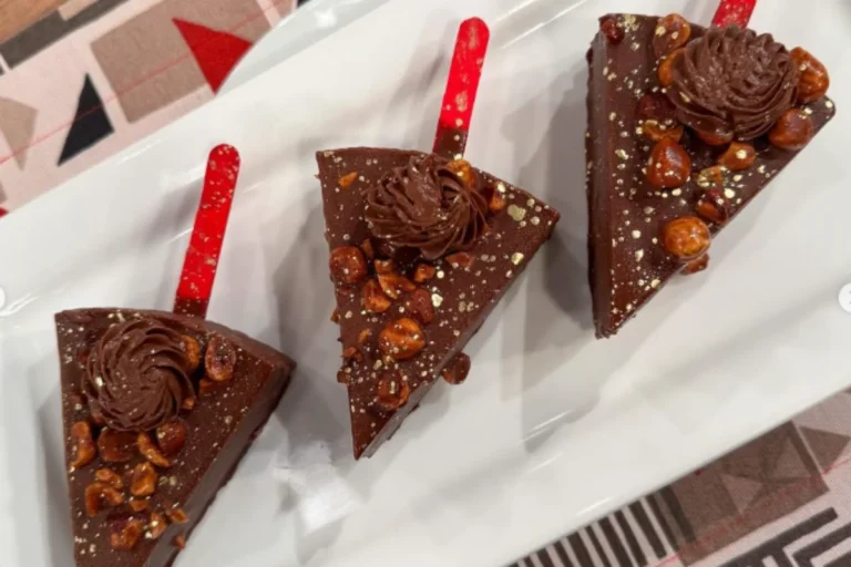 Torta crocante de chocolate com avelã