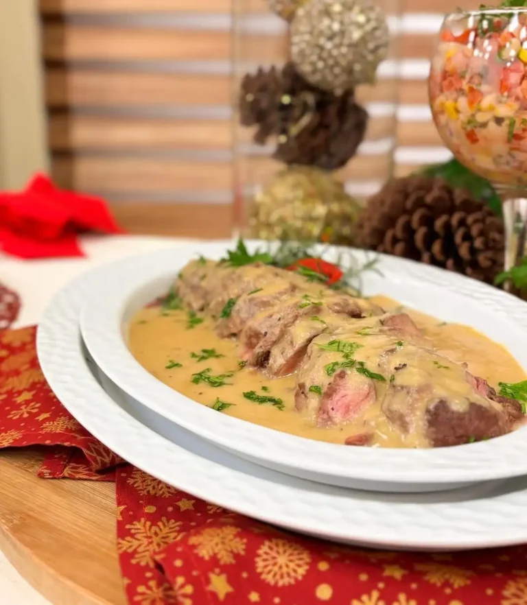 Rosbife de filé mignon na mostarda e salada rancheira