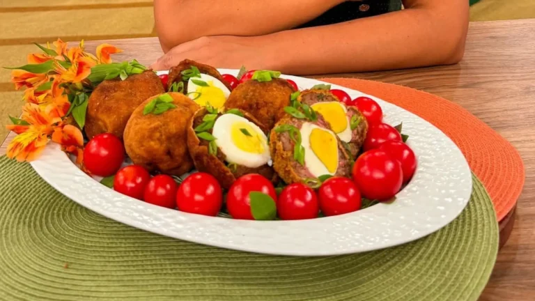 Venha aprender a fazer um saboroso e suculento bolovo