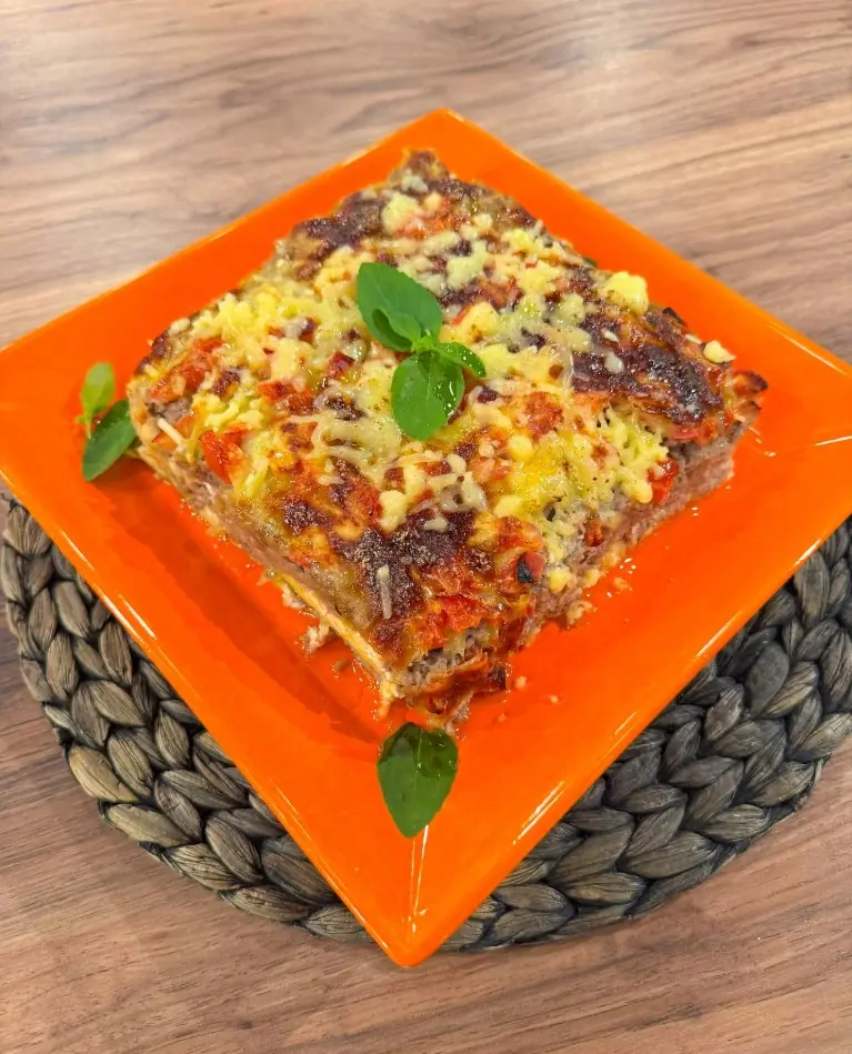 Delicioso croquete de carne no forno