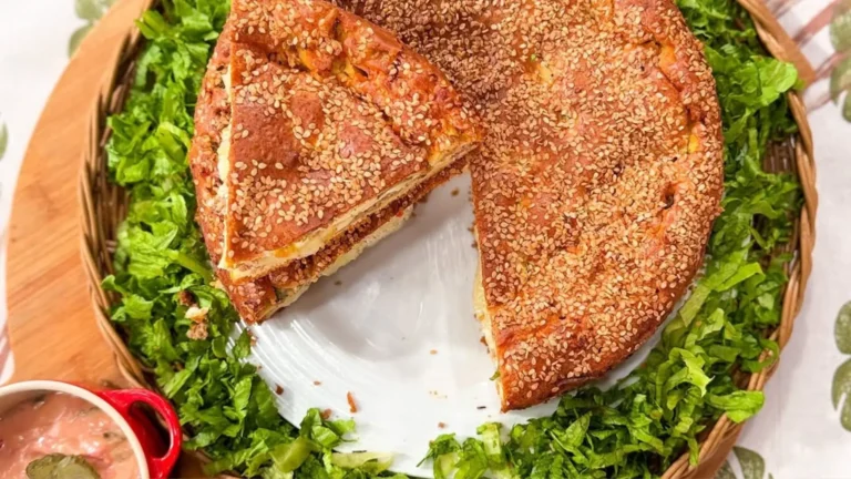 Delicioso hambúrguer de forno com molho especial