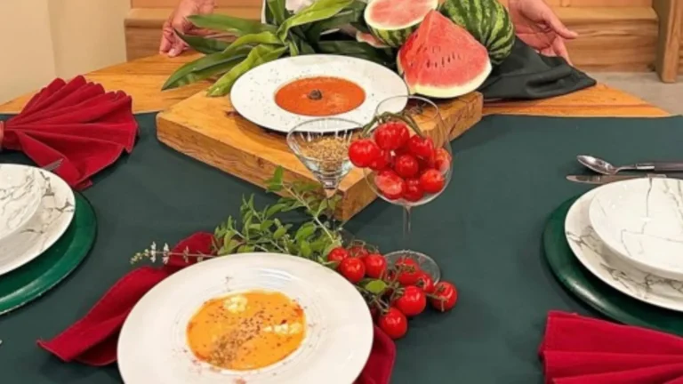 Delicioso gaspacho de melancia e quinoa crocante