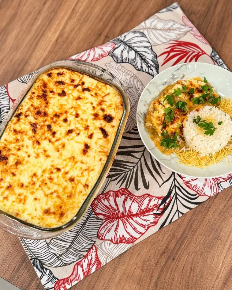 Maravilhoso estrogonofe gratinado de carne