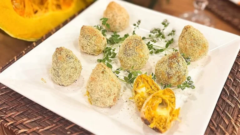 Deliciosa e super crocante coxinha fit