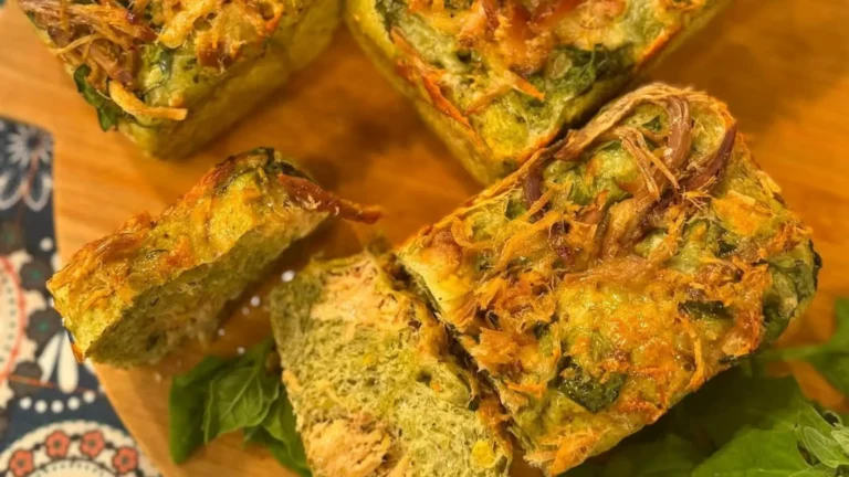 Delicioso e super saboroso pão de pernil com espinafre