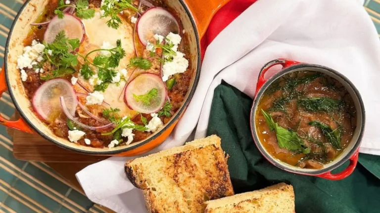 Clássico e super saboroso huevos rancheros