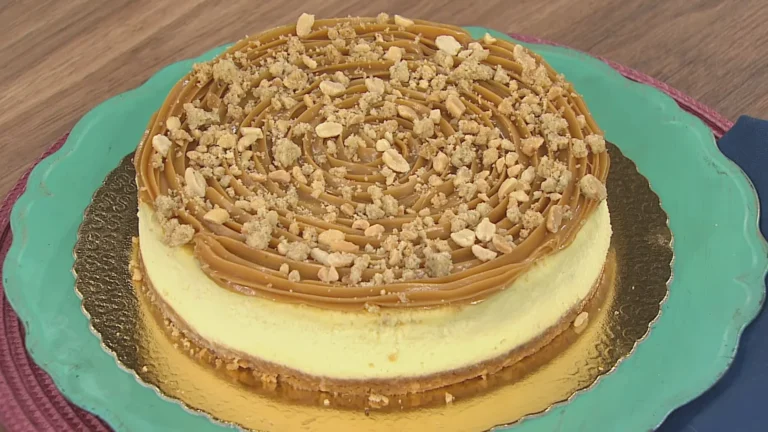 Cheesecake de amendoim caramelizado