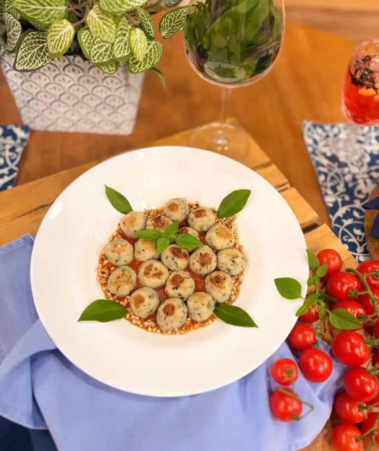 Nhoque de batata-doce com ora-pró-nóbis