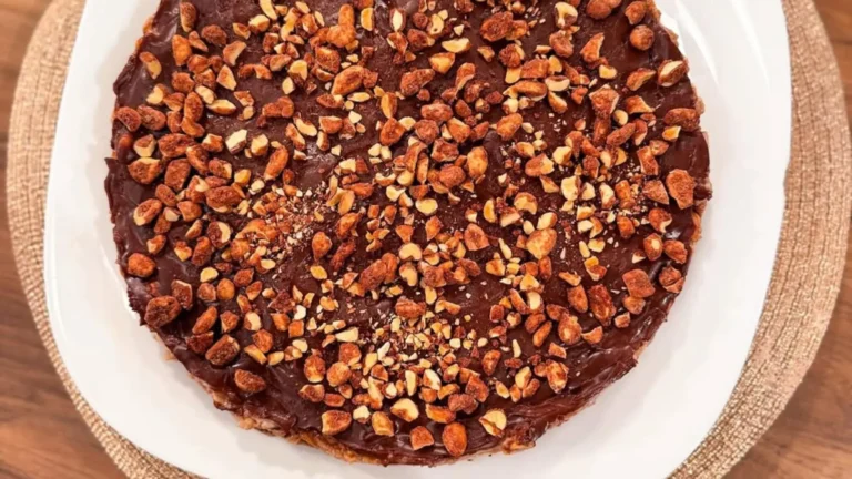 Maravilhosa torta de chocolate com praliné