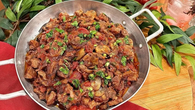 Picadinho de carne cm cogumelos