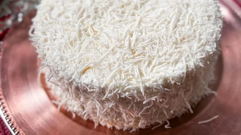 Maravilhoso bolo gelado recheado