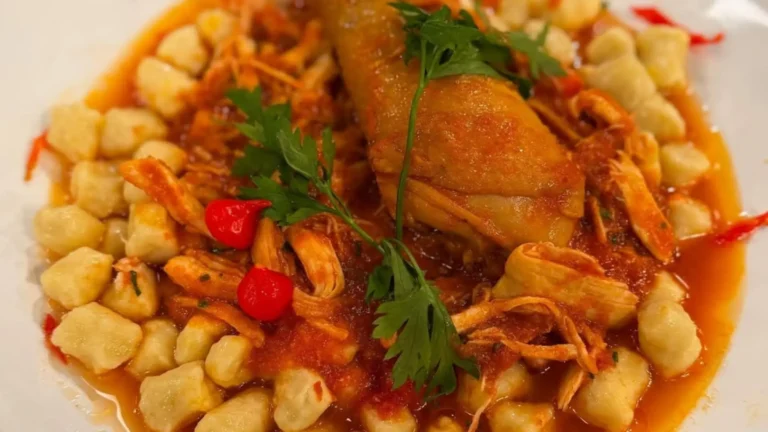 Nhoque com galinha caipira