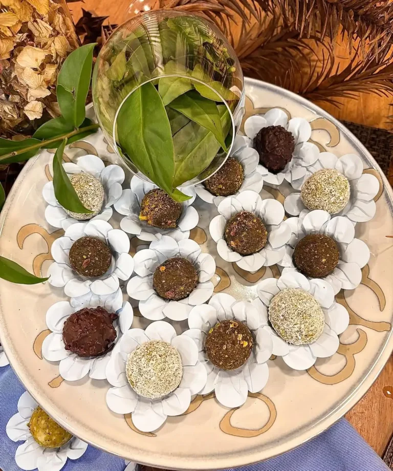 Trufa funcional de damasco, pistache e ora-pro-nóbis