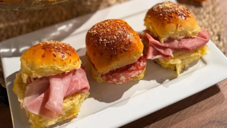 Pão de mandioquinha com cebola e parmesão