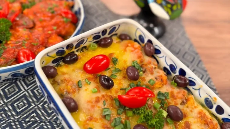 Asinhas de frango ao molho de tomate com batatas