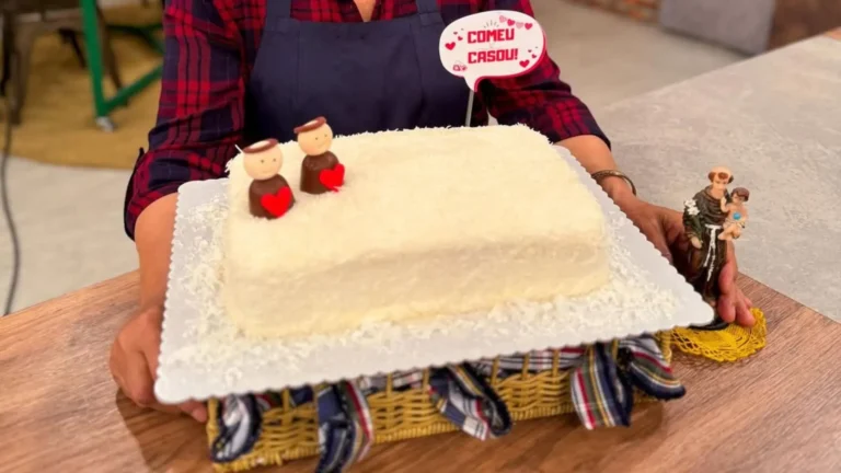 Maravilhoso bolo de Santo Antônio da Sandrinha
