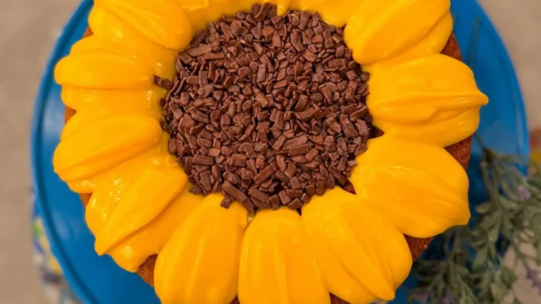 Delicioso bolo girassol para alegrar a sua mesa!