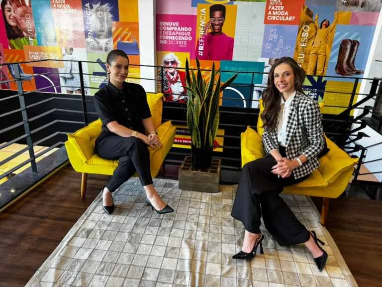 Aprenda como montar um look que te valoriza com peças de brechó