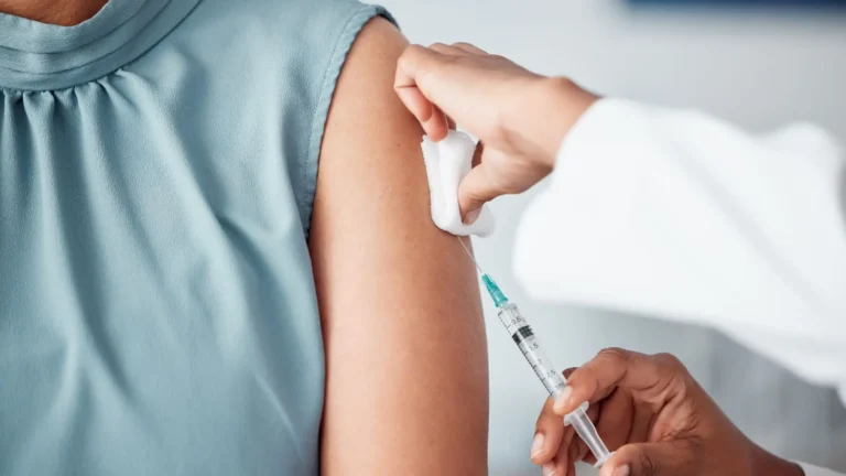 Imagem de capa representando o destaque: Fiocruz alerta para aumento de internações por gripe no Brasil