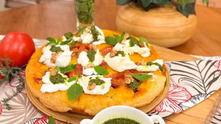 Torta invertida de tomate ao molho pesto!