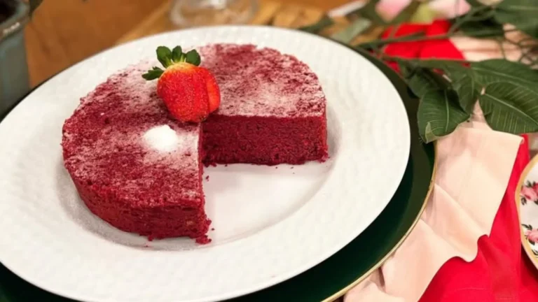 Bolo Vegano de Morango Sem Glúten