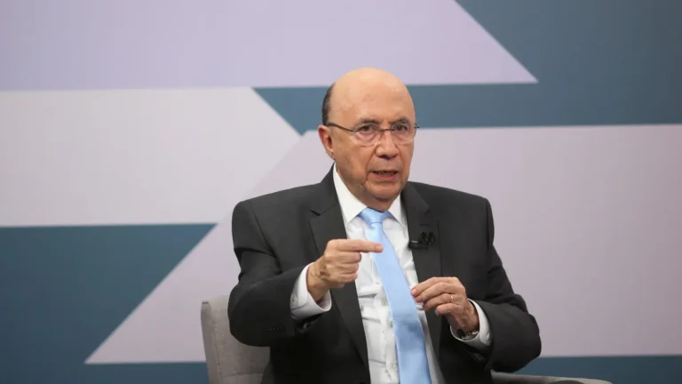 Imagem de capa representando o destaque: Henrique Meirelles, ex-ministro da fazenda, sobre os riscos e perspectivas para a economia brasileira