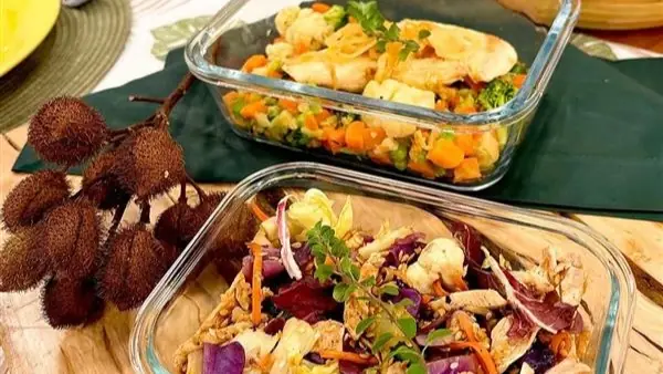 Filé de frango funcional e frango oriental