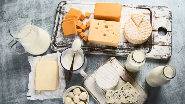 Imagem de capa representando o destaque: Qual a diferença entre intolerância à lactose e  a alergia ao leite?