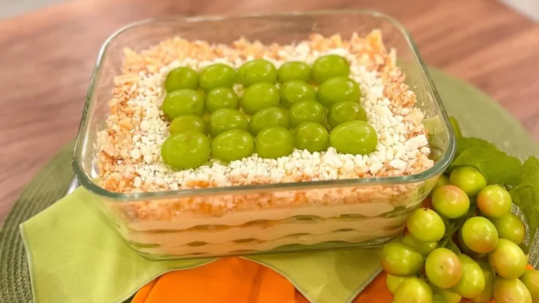 Surpresa folhada de uva combina com o seu café da tarde!